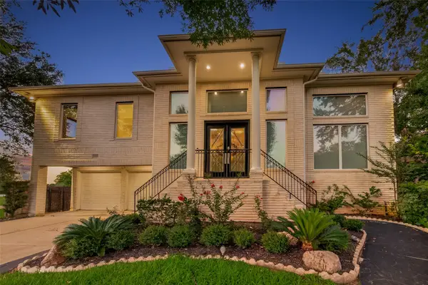 7203 Timberlake Dr, Sugar Land, TX 77479