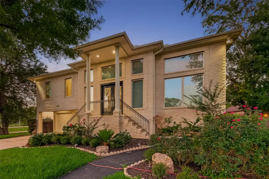 7203 Timberlake Dr, Sugar Land, TX 77479 - #2