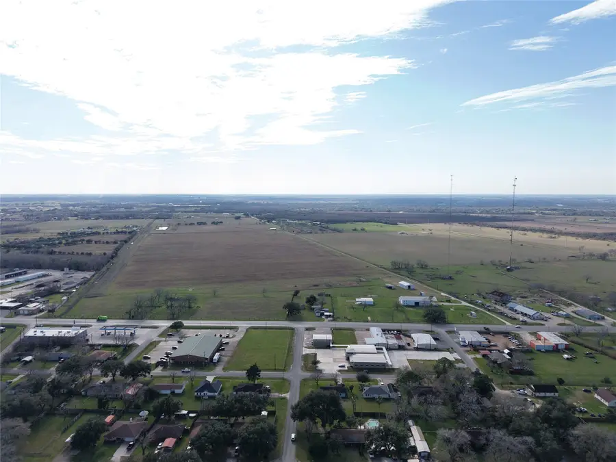 710 Avenue F, Bay City, TX 77414 - Image #3