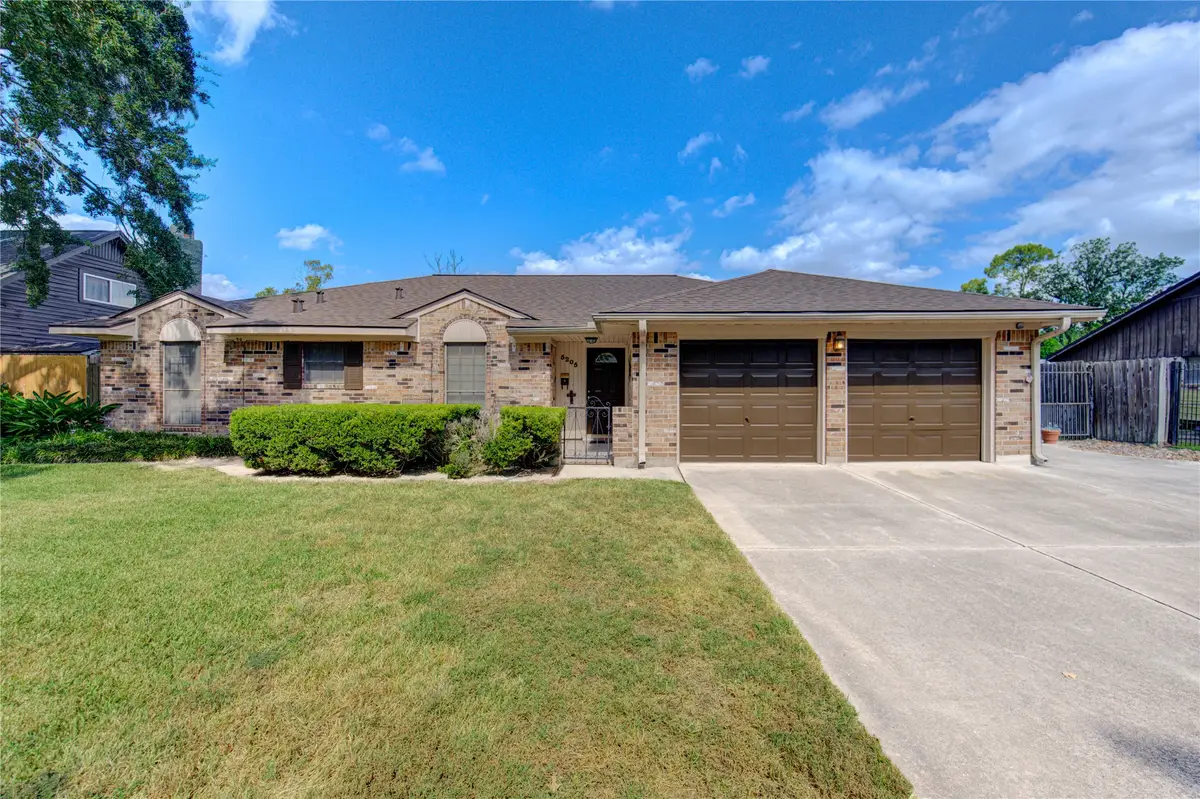 5205 Carmona Lane, Pearland, TX 77584 - Image #1