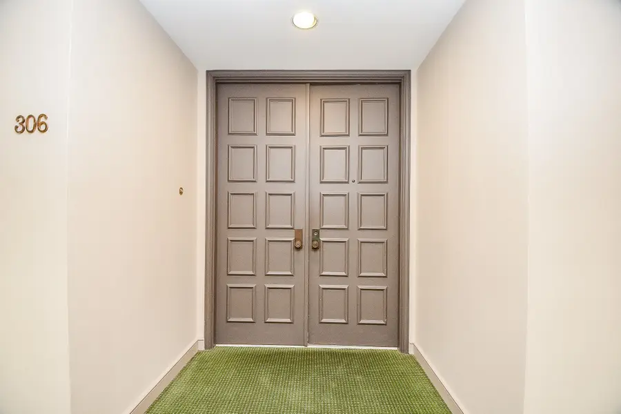 9333 Memorial Drive #306, Houston, TX 77024 - Image #3