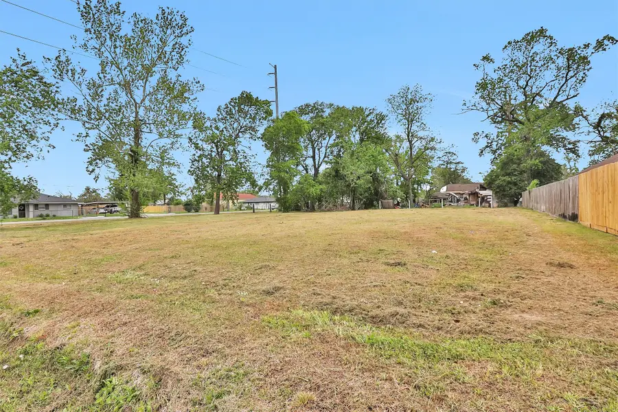 9205 & 9207 Spaulding Street, Houston, TX 77016 - #2