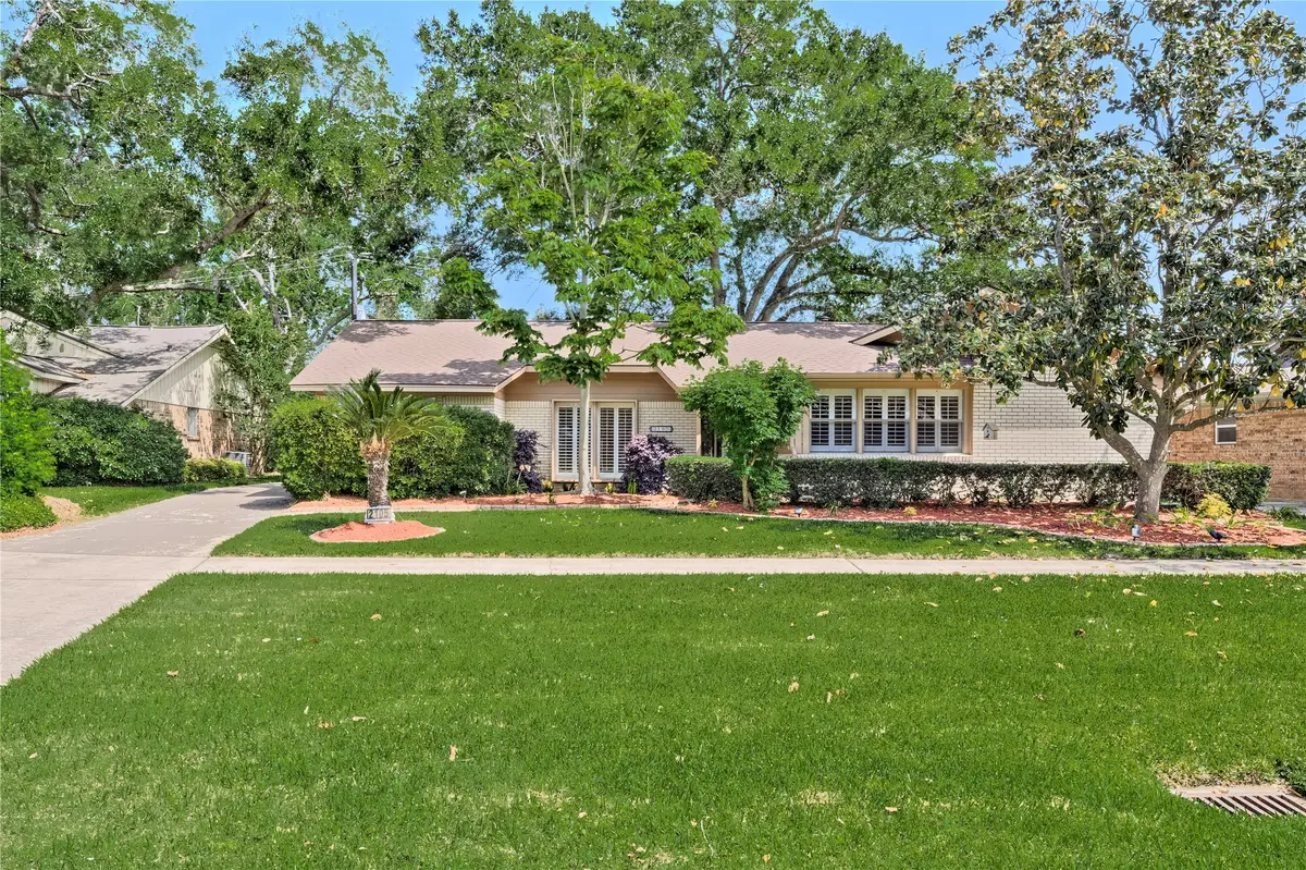 2105 Willow Dell Drive, Seabrook, TX 77586 - Image #1