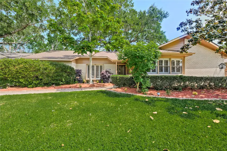 2105 Willow Dell Drive, Seabrook, TX 77586 - Image #2