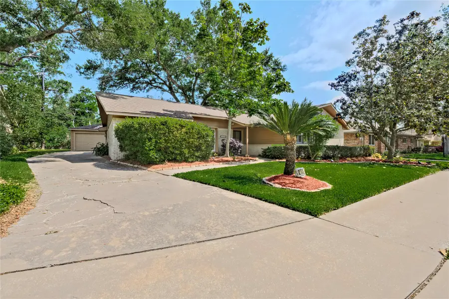 2105 Willow Dell Drive, Seabrook, TX 77586 - Image #3