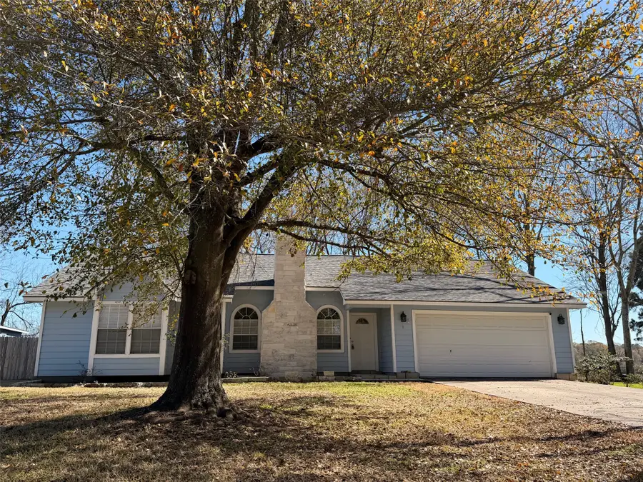11974 N Ridgeway Drive, Willis, TX 77318 - Image #2