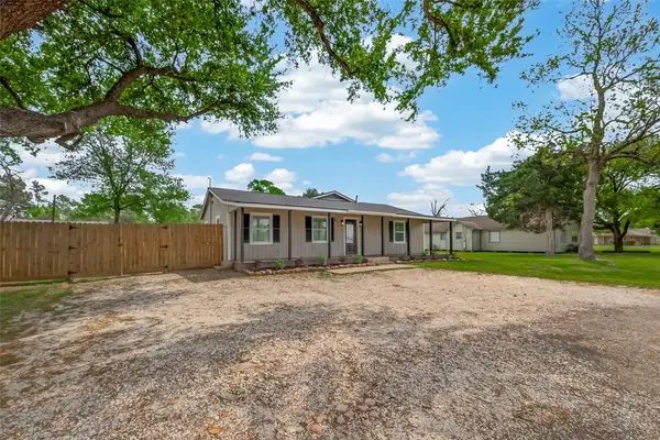 917 S Main Street, Highlands, TX 77562
