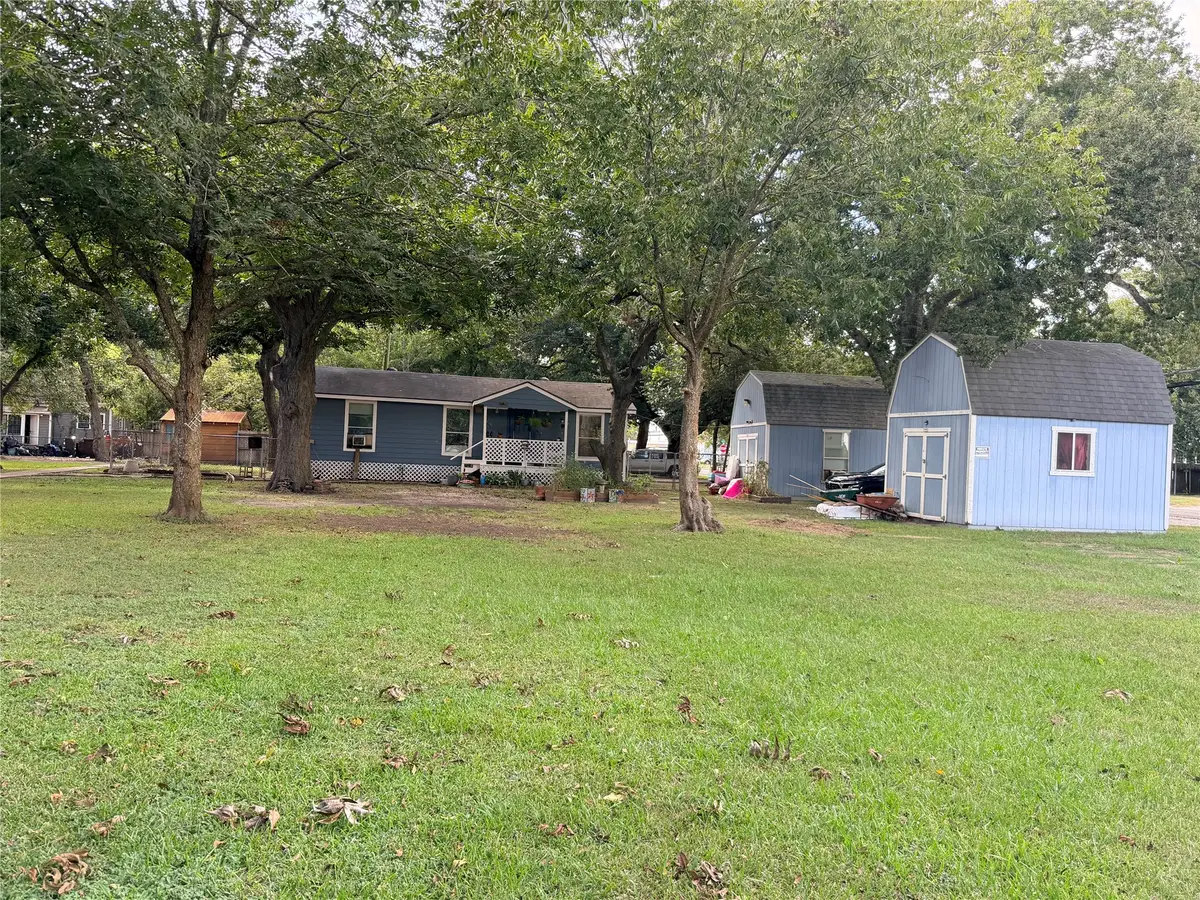 2308 Avenue L, Bay City, TX 77414 - #1