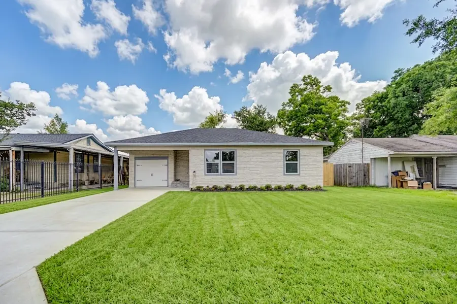 10413 Muscatine Street, Houston, TX 77029 - #2