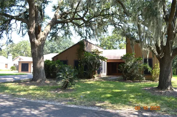 230 Mallard Point, Livingston, TX 77351