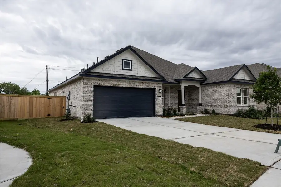8319 Amber Summit Lane, Angleton, TX 77515 - #2