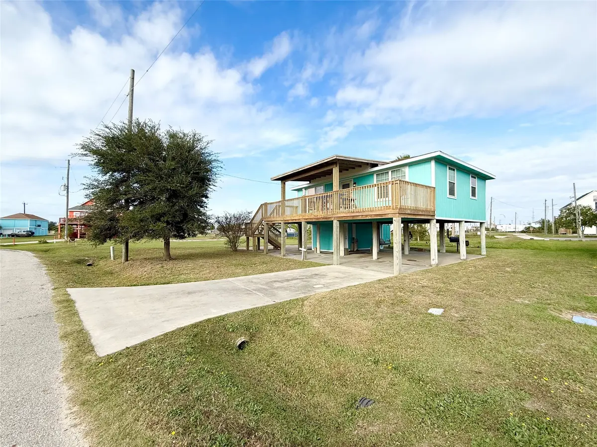 954 Eastview, Port Bolivar, TX 77650 - Image #1