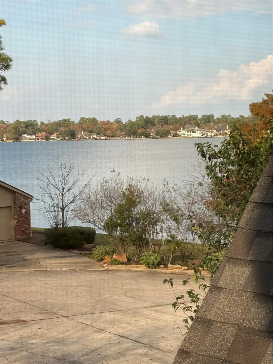 109 Cove Point, Conroe, TX 77356 - #3