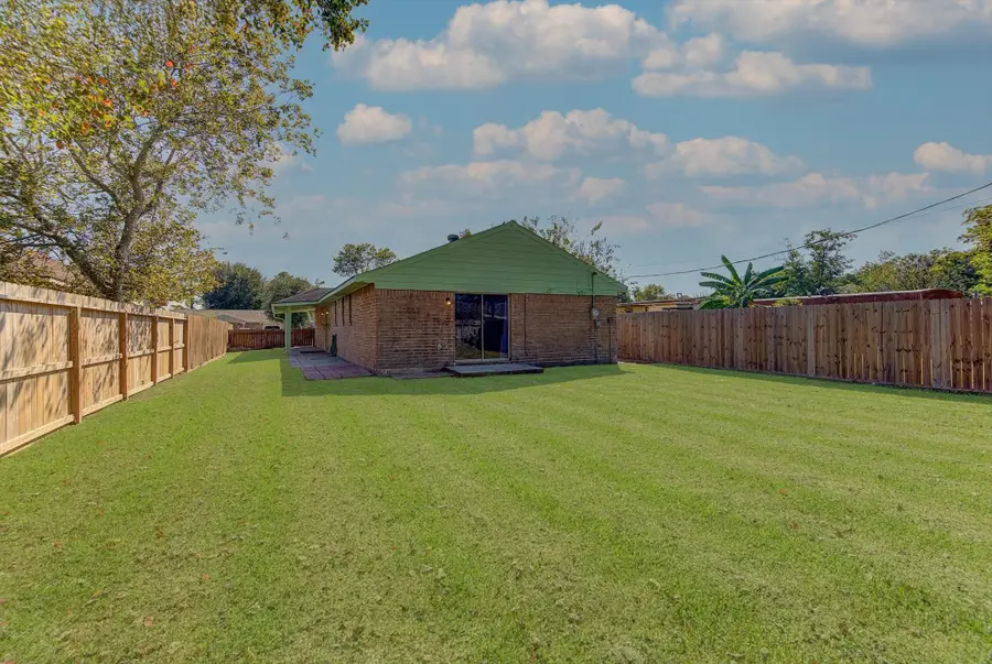 4709 26th Street E, Dickinson, TX 77539 - Image #2
