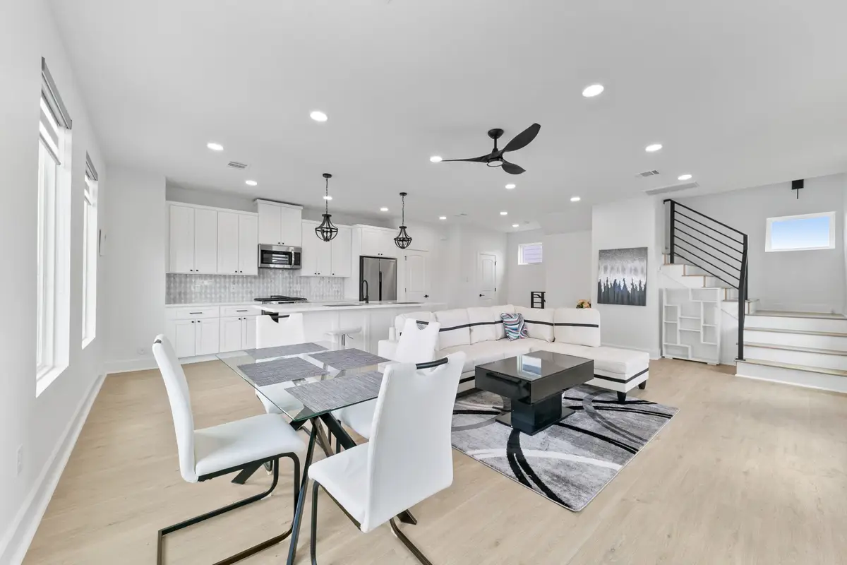 104 E 44th Street #A, Houston, TX 77018 - Image #1