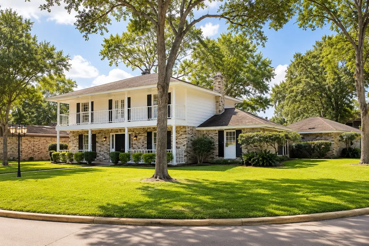 347 Forest Lake Drive, Seabrook, TX 77586 - #1