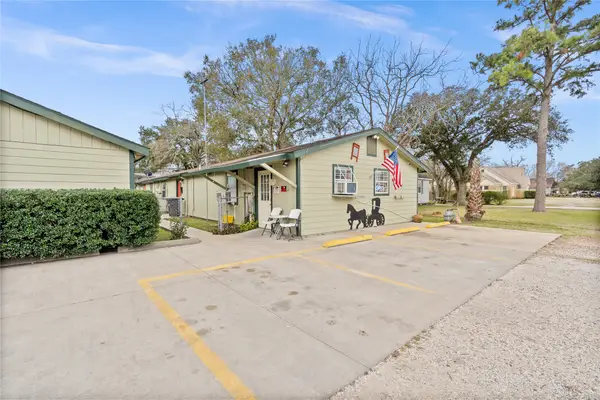 2200 Peach Avenue, Bay City, TX 77414