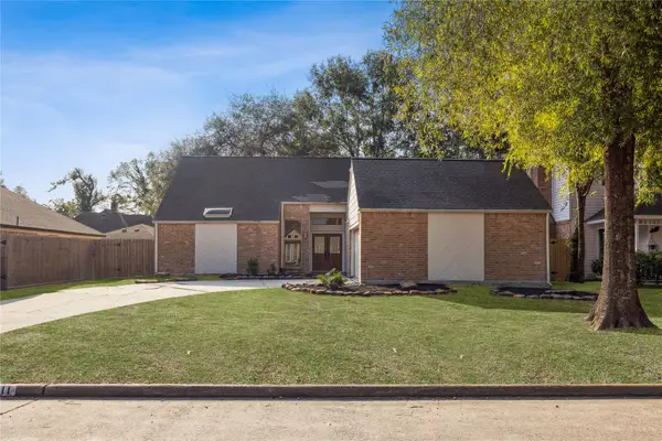 6611 Castle Lane Drive, Houston, TX 77066