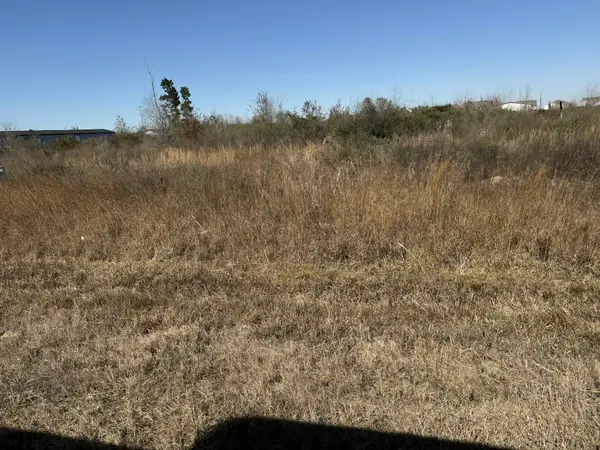 451 Road 5842, Cleveland, TX 77327