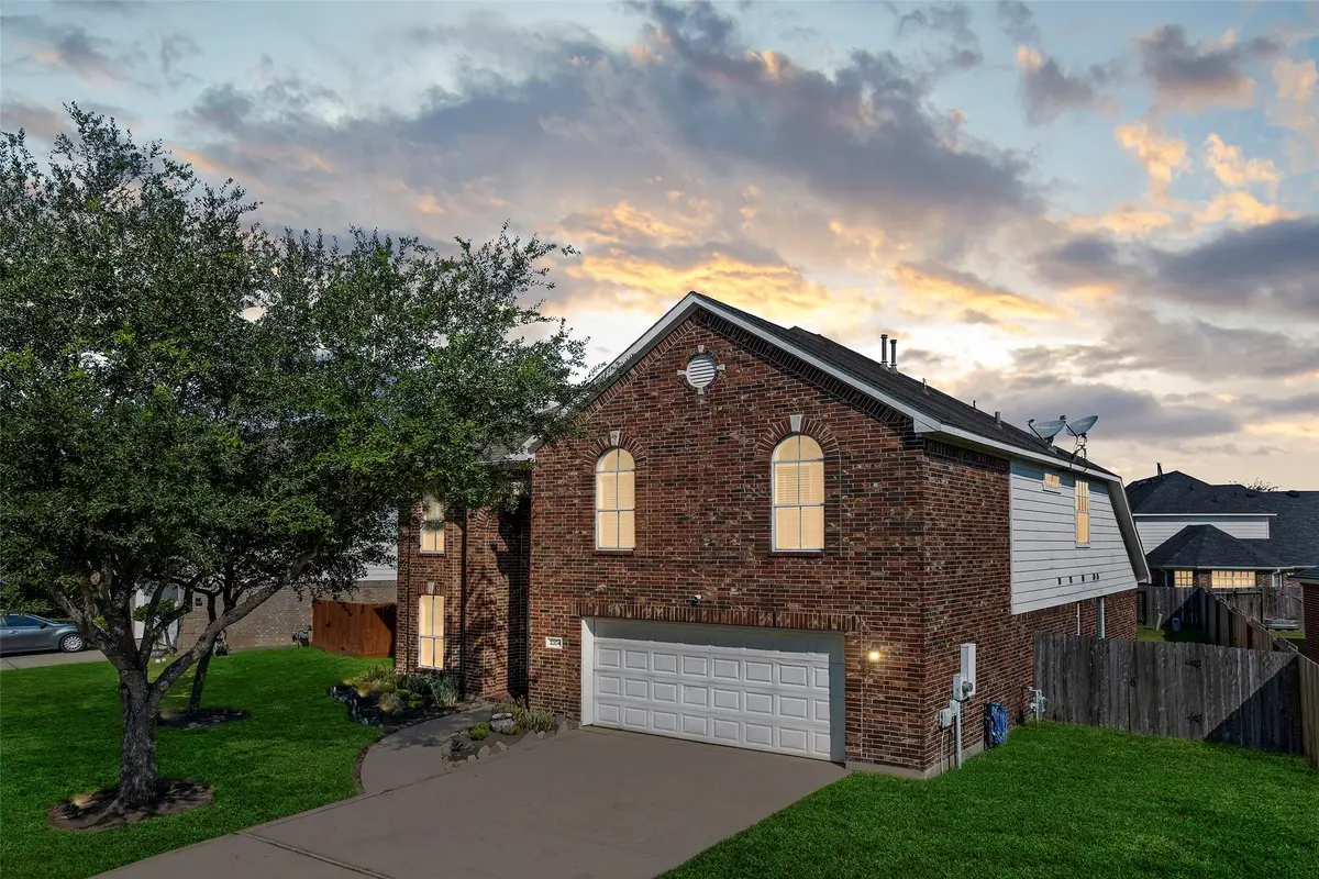 2304 Megellan Point Lane, Pearland, TX 77584 - Image #1