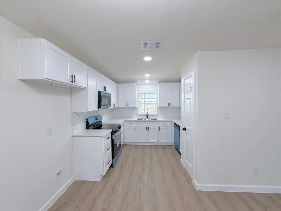 3418 Oleander Avenue, Texas City, TX 77590 - #2