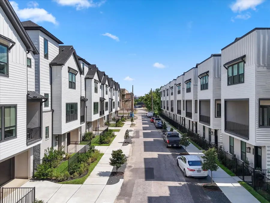 2210 Dennis Street, Houston, TX 77004 - Image #2