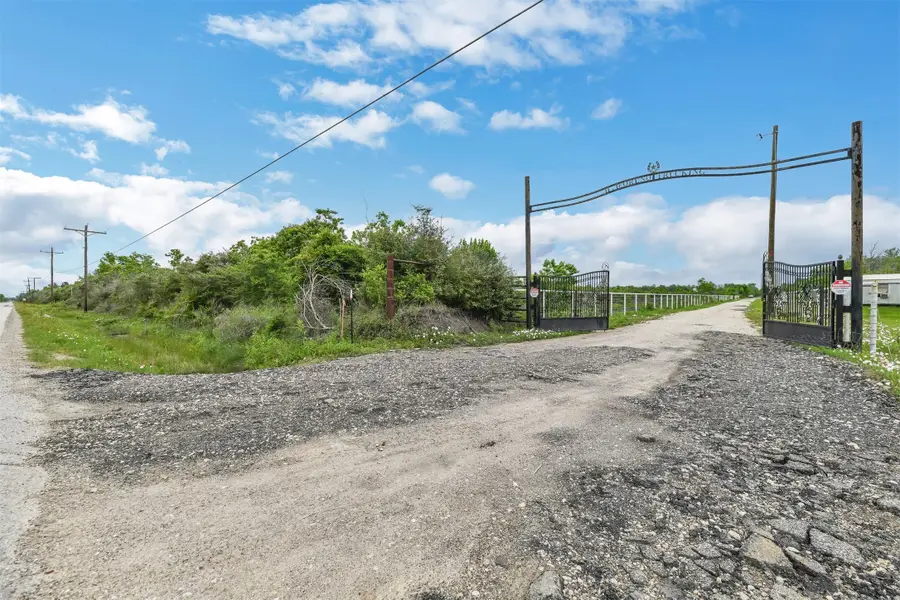 1369 N County Road 486, Dayton, TX 77535 - Image #2