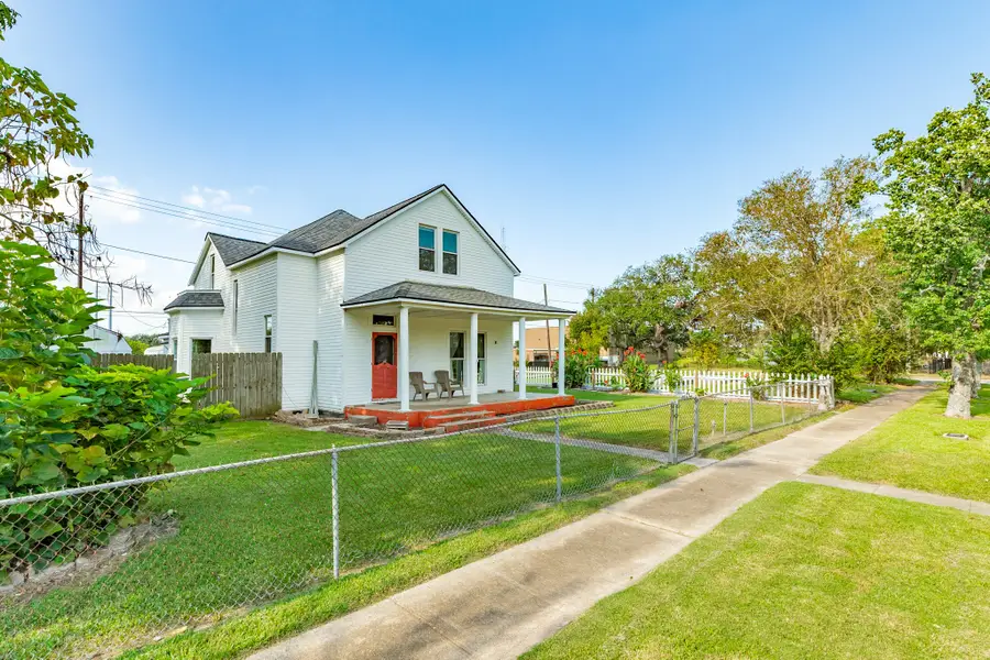 919 N Avenue A, Freeport, TX 77541 - Image #2