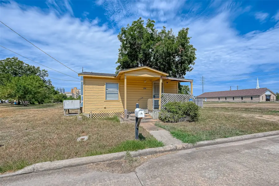 803 Mattie Street, Wharton, TX 77488 - Image #3