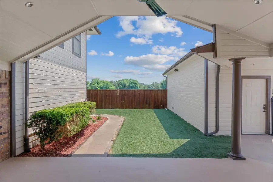 302 Erwin Street, Edgewood, TX 75117 - Image #2