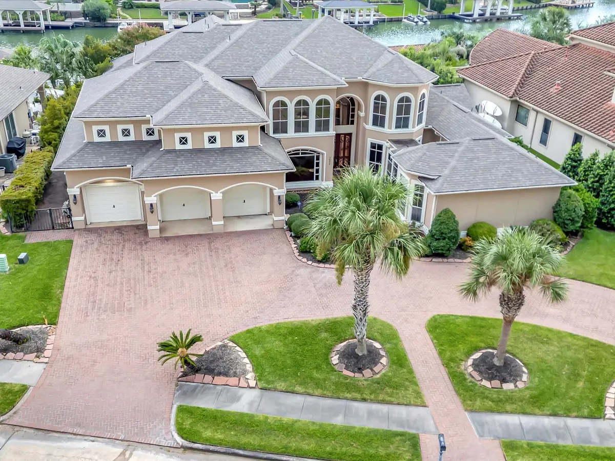 3006 S Island Drive, Seabrook, TX 77586 - #1