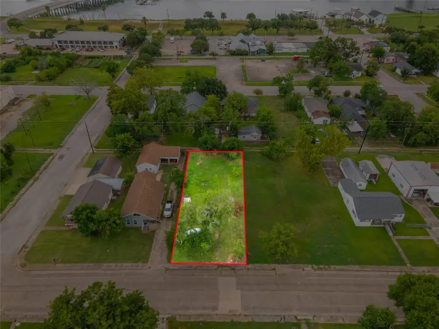 922 W 4th Street, Freeport, TX 77541 - Image #2