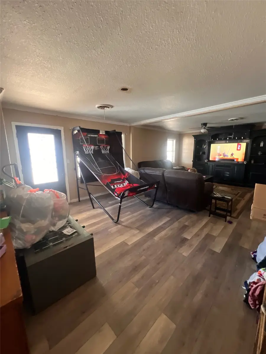 513 Scott Street, Tye, TX 79563 - #3