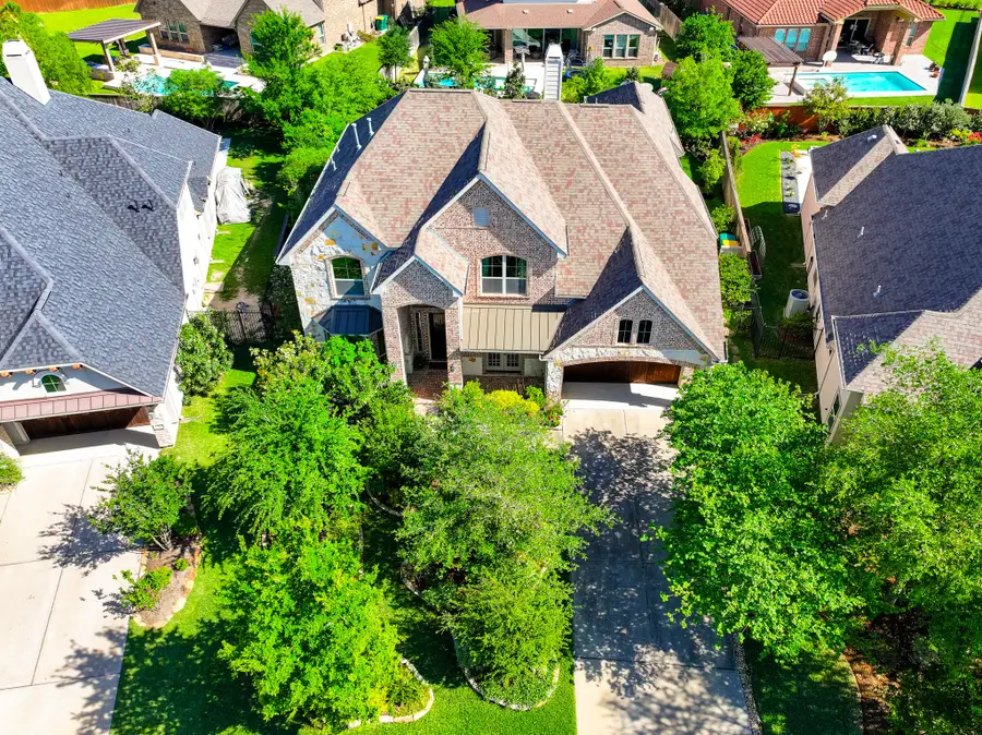 18 Devon Dale Drive, The Woodlands, TX 77375 - Image #2