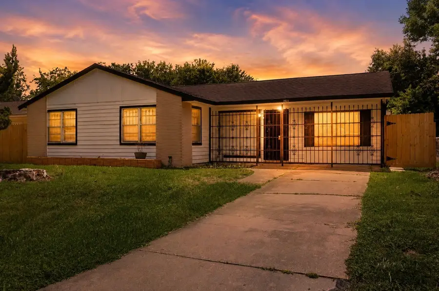 5622 Woodgreen Street, Houston, TX 77033 - #3