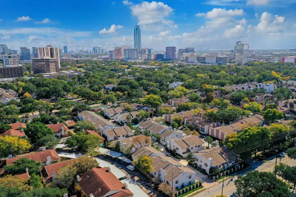 2001 Bering Drive #10H, Houston, TX 77057