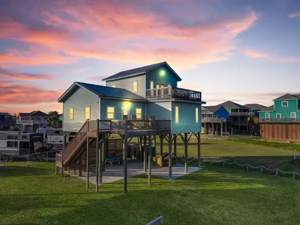 1890 Atlantis Lane, Crystal Beach, TX 77650