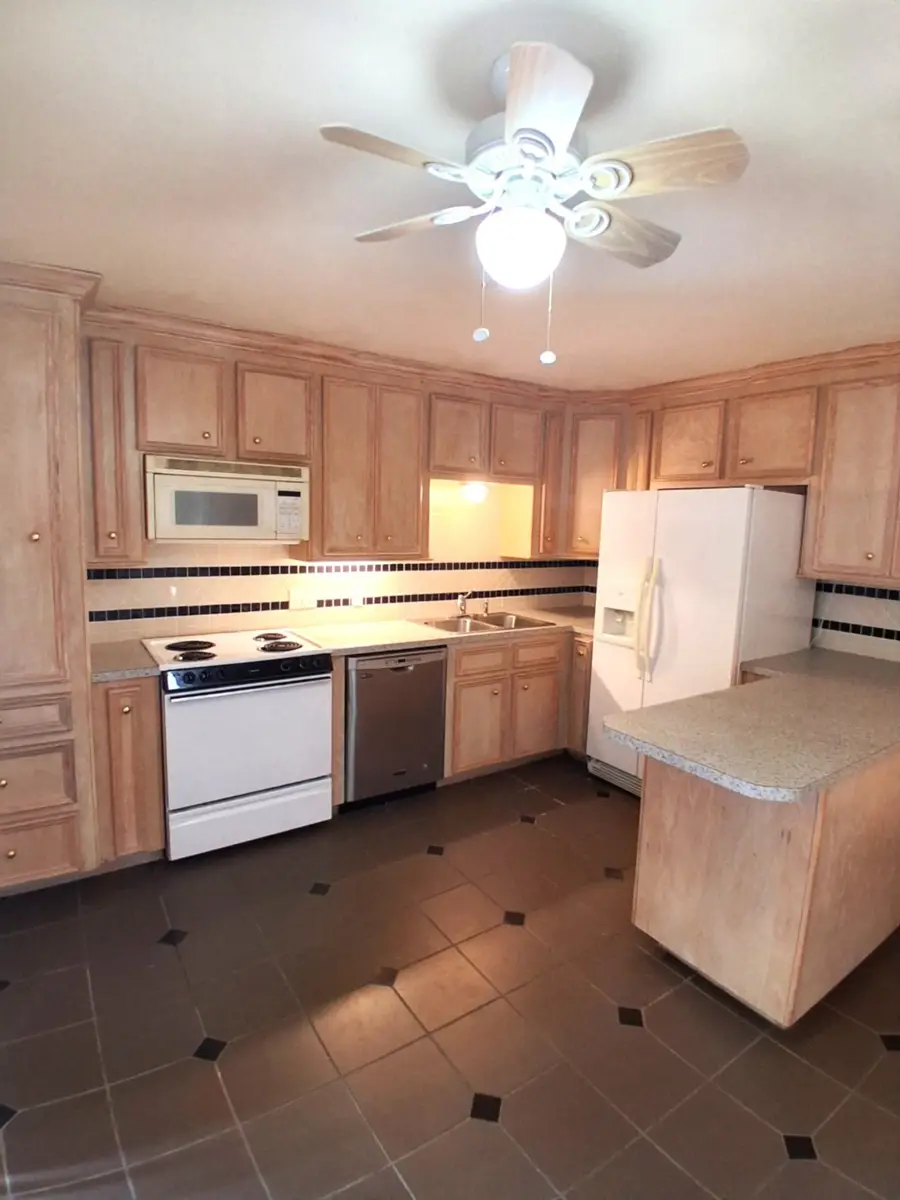 7205 Beechnut Street #A, Houston, TX 77074 - Image #3