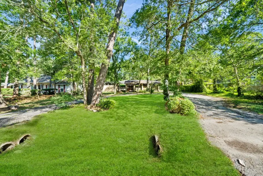 1317 Plantation Drive, Dickinson, TX 77539 - Image #2