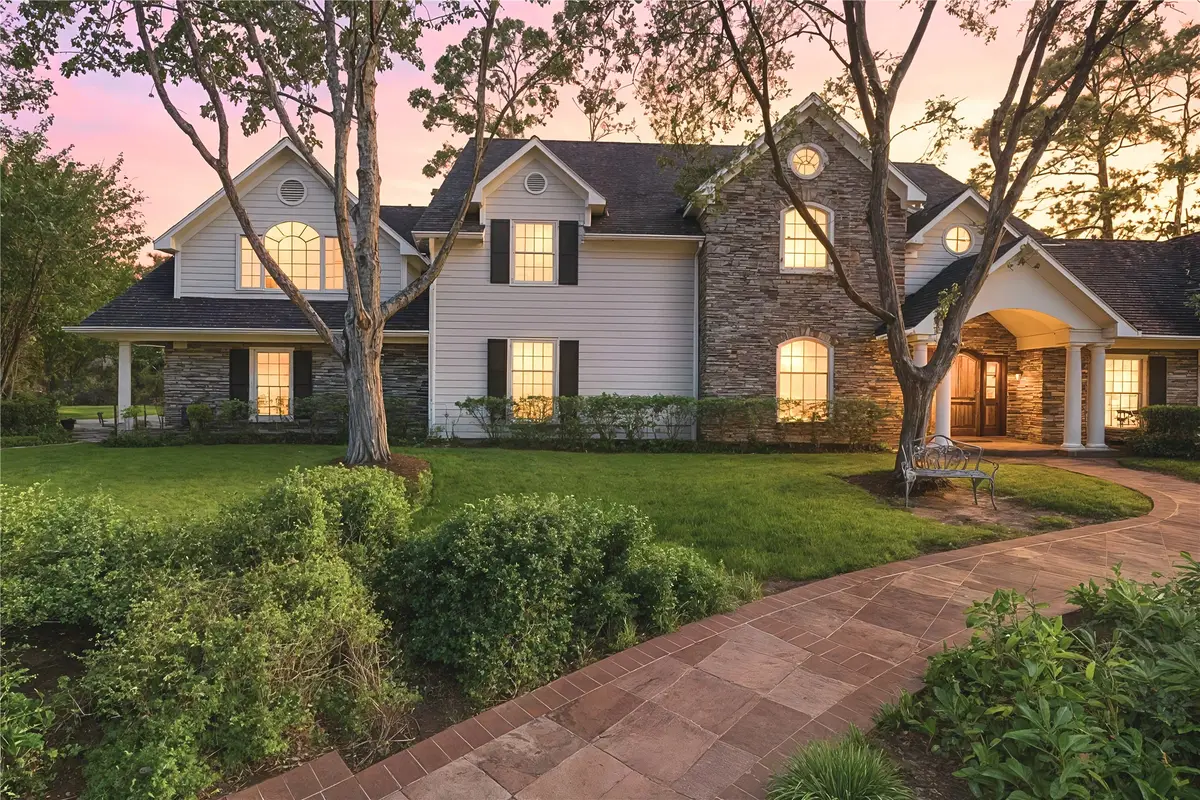 2 Soldiers Creek Circle, Hunters Creek Village, TX 77024 - Image #1