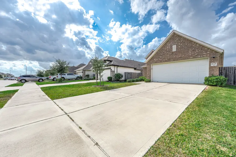 8738 Trenton Landing Lane, Richmond, TX 77407 - Image #3