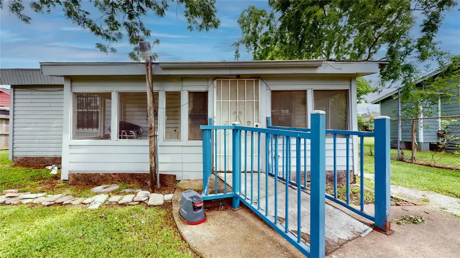 415 Briarcliff Drive, Houston, TX 77076 - Image #2