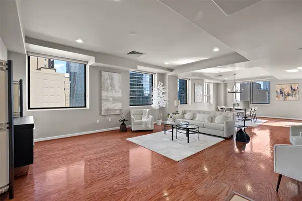 914 Main Street #1902, Houston, TX 77002