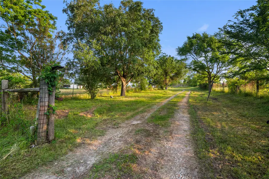 36622 Tompkins Road, Hempstead, TX 77445 - Image #3