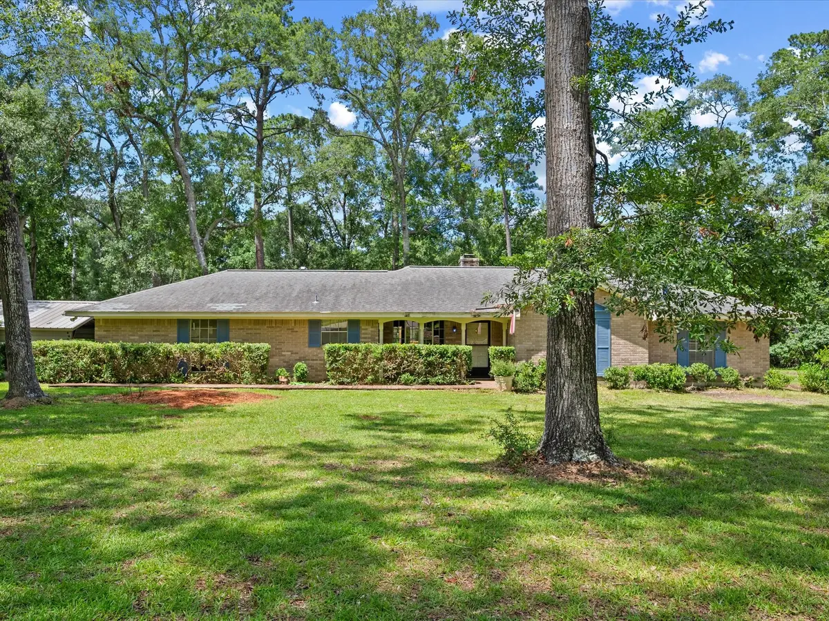 1819 Pin Oak Drive, Conroe, TX 77301 - Image #1