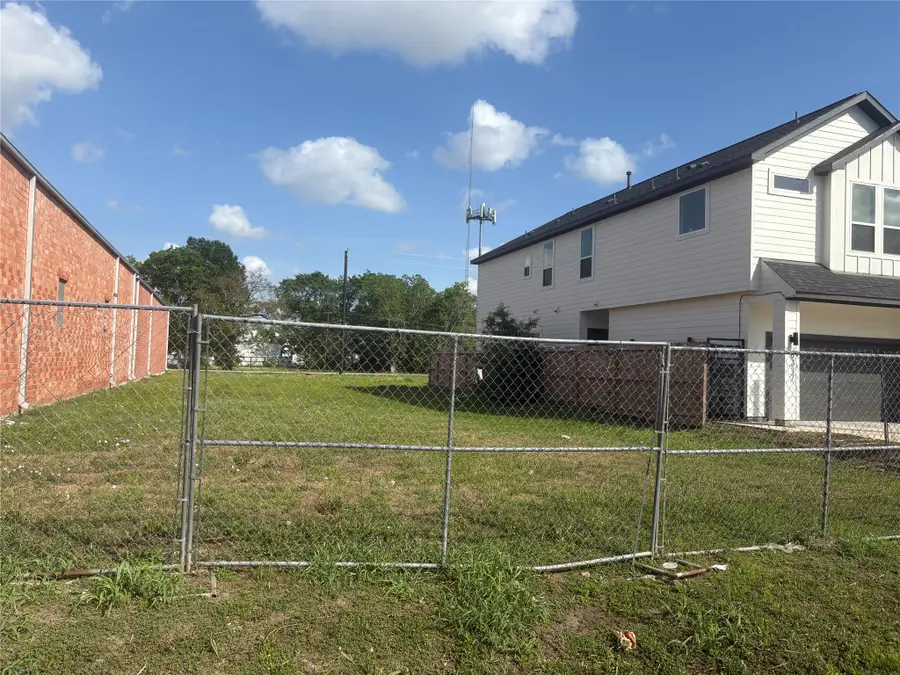 6318 Eastwood Street, Houston, TX 77021 - #2