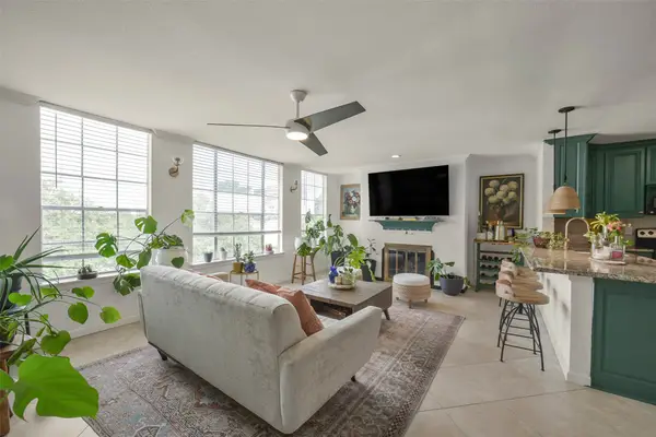 2333 Bering Dr Drive #322, Houston, TX 77057