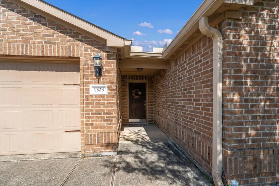 1323 Wallflower Avenue, Baytown, TX 77521 - #3