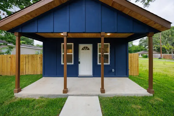 704 Travis Street, Baytown, TX 77520