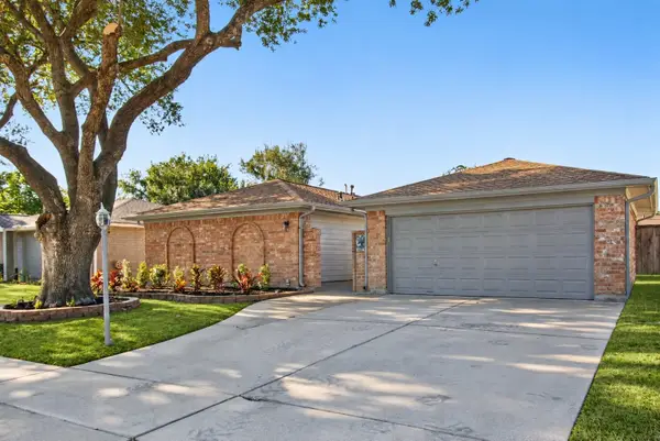 855 Silverpines Road, Houston, TX 77062